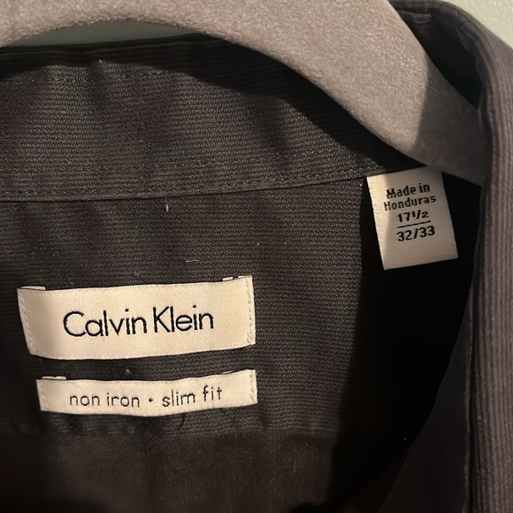 Men’s Button Down Shirt - Picture 3 of 4